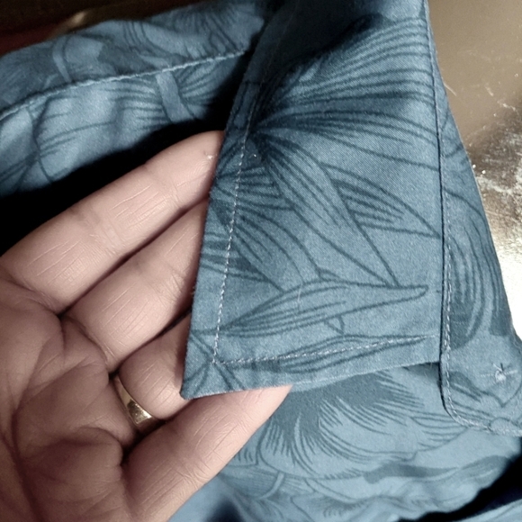 Arnold Palmer Men's Easy Care Short Sleeve Shirt - Picture 9 of 10